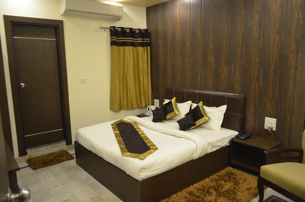 Red Orchid Hotel Meerut Værelse billede