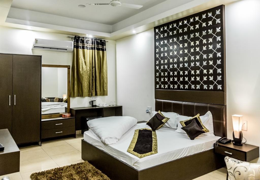 Red Orchid Hotel Meerut Eksteriør billede